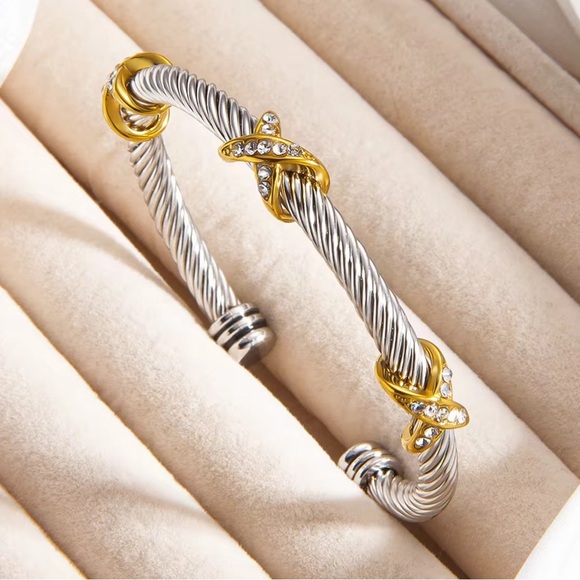 Luxury Gold Bezel Bangle– Modern Muse Elegance - Picture 4 of 7